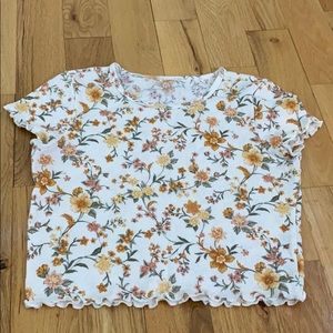 Scoop neck flower tee